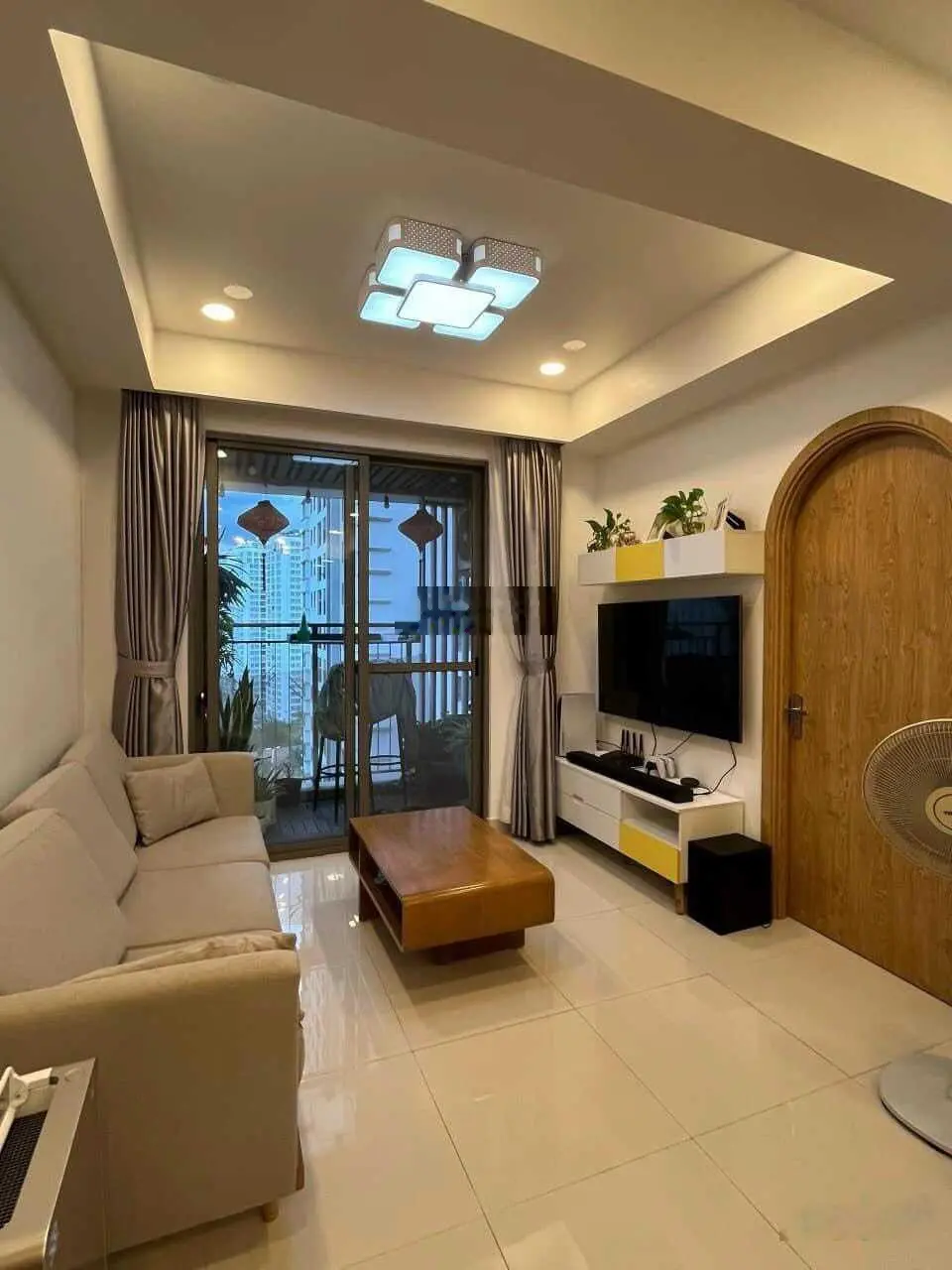 Cần bán CH Saigon South Residence, 2PN, Full Nội thất, Giá 3.8 Tỷ, có sổ hồng