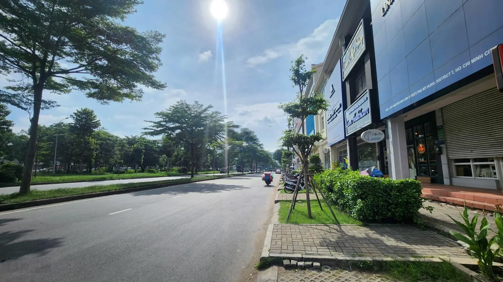 Chính chủ cần bán nhà mặt tiền Nguyễn Văn Linh , Phú Mỹ Hưng, Quận 7, TP HCM.