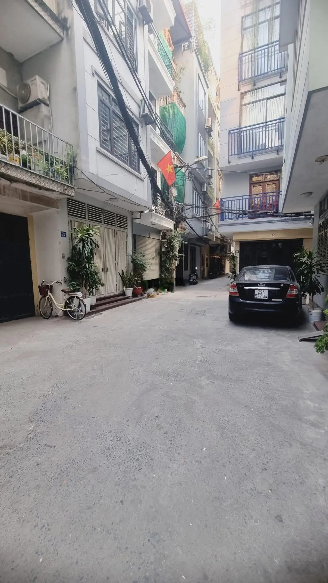 Bán nhà đường láng - đống đa. nhà 6 tầng thang máy, lô góc - oto vào nhà - nhà đẹp ở ngay.