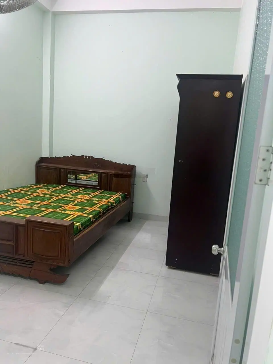 Bán nhà 3 tầng, đường ô tô tránh nhau, cách biển 1km, hẻm đường Điện Biên Phủ, Vĩnh Hoà, Nha Trang