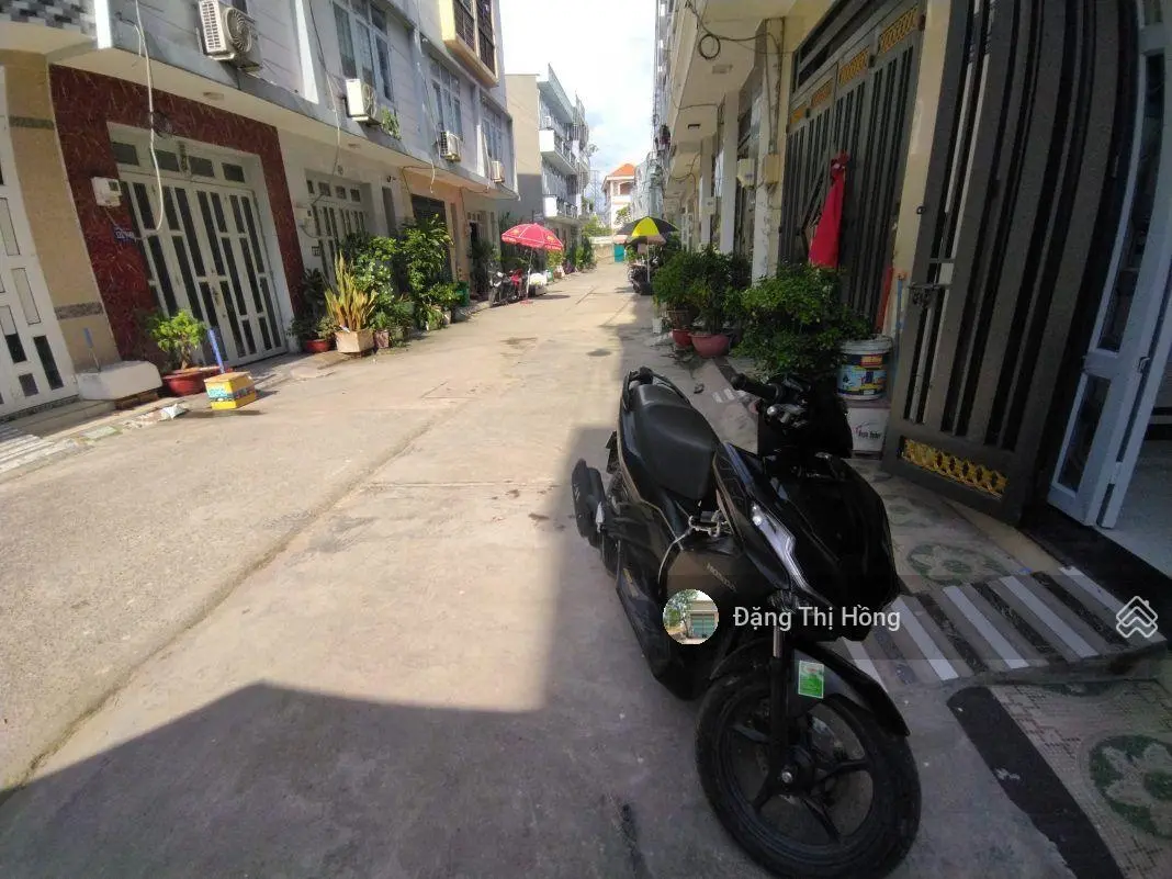 Cần bán gấp nhà đường Lưu Hữu Phước 53m2 ra Võ Văn Kiệt 500m, sổ riêng ,hẻm xe hơi 4m, dân cư đông