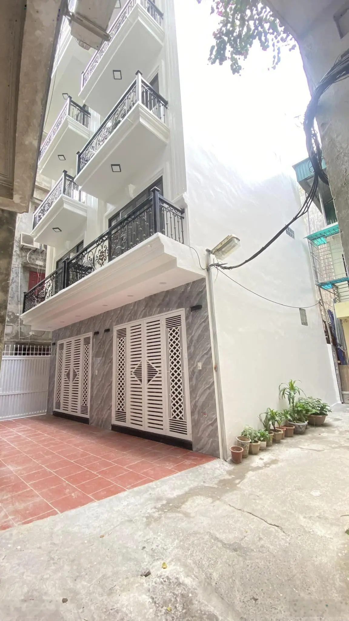 Chỉ 3 tỷ 350 Phương Canh - nhà xây mới 5 tầng - MT 3,7m - lô góc siêu thoáng - ngõ rộng gần ô tô