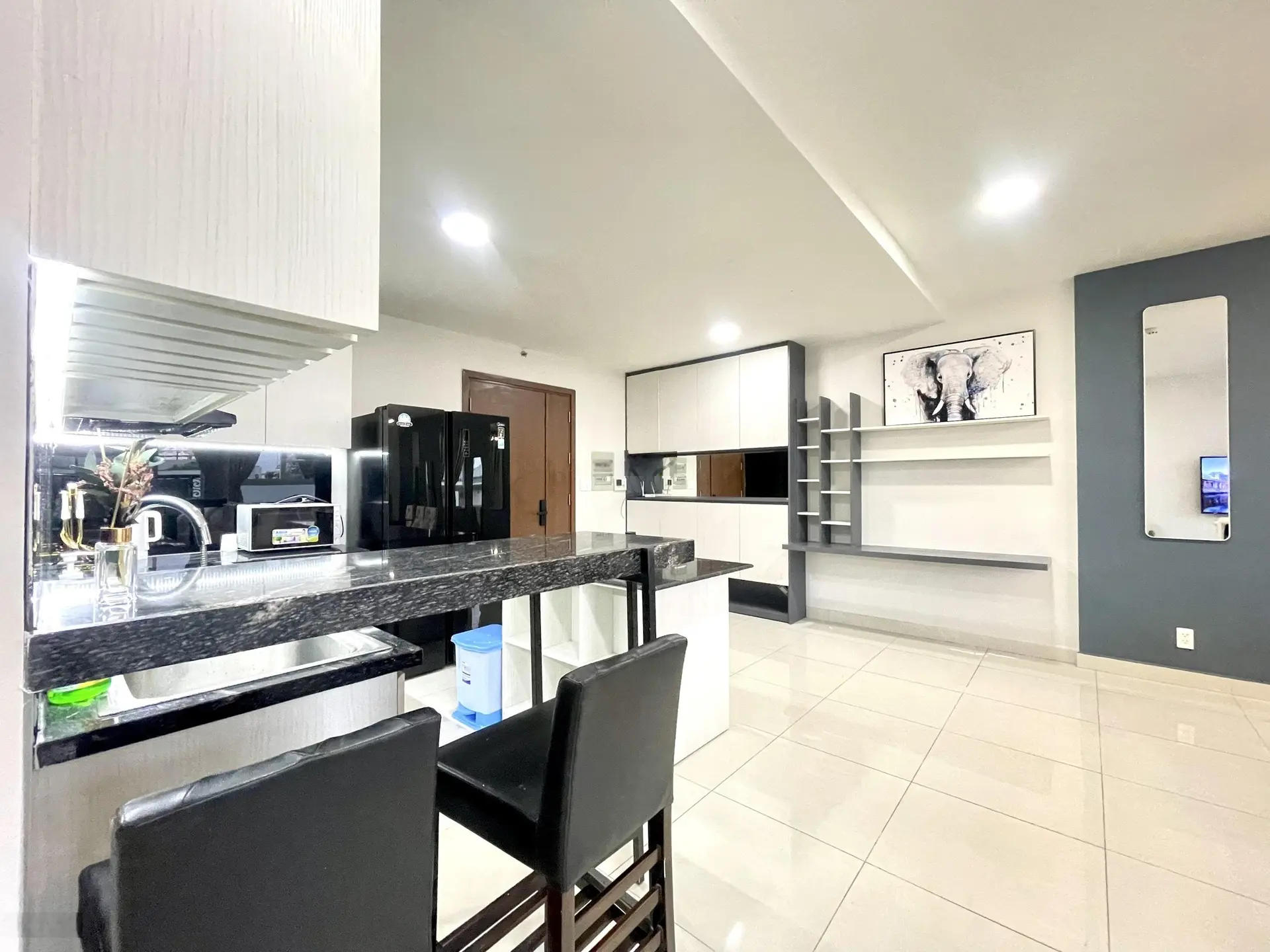 Cần bán căn hộ Grand Riverside 3PN giá 5.5 tỷ bao thuế DT: 104m2, đường Bến Vân Đồn, Q4 view Q1