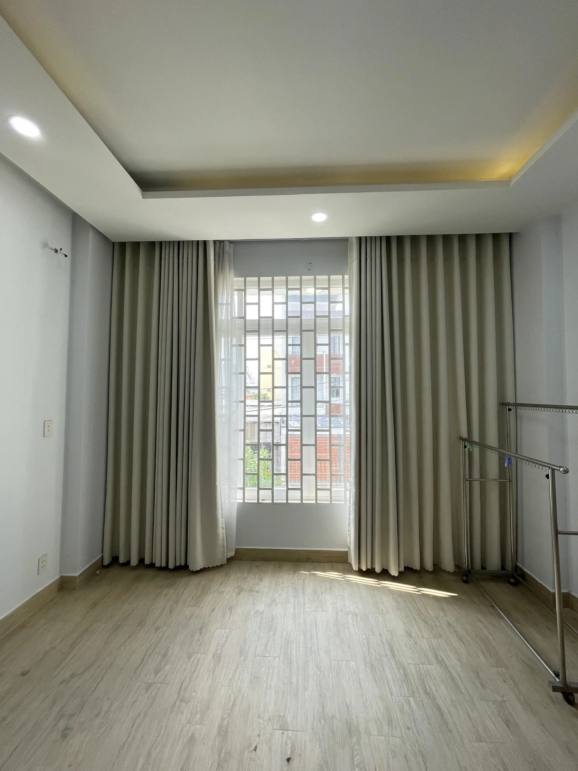Biệt thự bên Sông Phạm Văn Đồng, gần Giga Mall - 8x19m cực đẹp, nhà còn mới nội thất xịn sò.