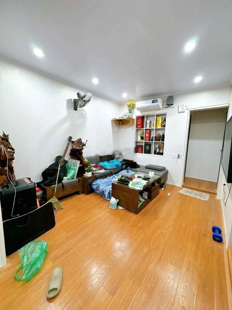 Tập thể lô góc 80 m tầng 3 hơn 3 tỷ - 3 ngủ - 2 vs - 2 ban công sổ đỏ