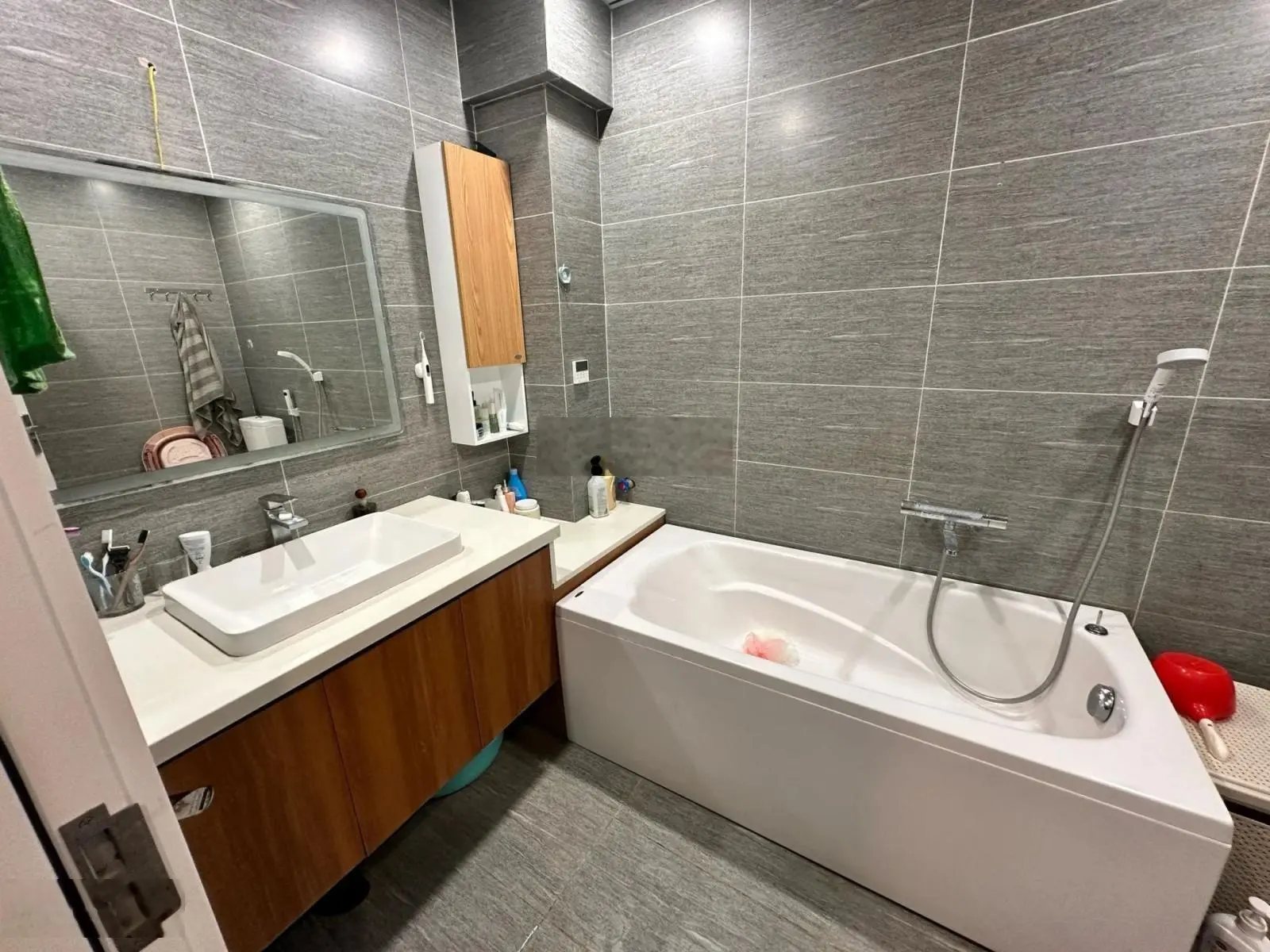 Nhà phố Trần Khát Chân, 122m2, MT hơn 6m, ngõ thông. Chủ hạ chào còn 21.5 tỷ. Quá thơm ngon bổ rẻ