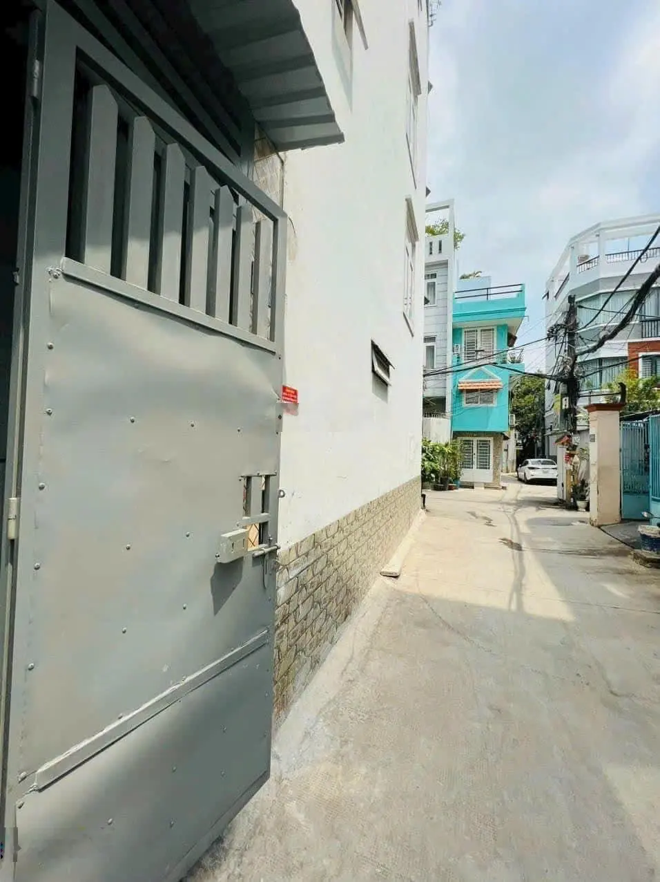 Nhà ngay công viên Gia Định Nguyễn Văn Công P3 4 tầng 4pn 5wc (4x13m) hẻm xe hơi đến nhà