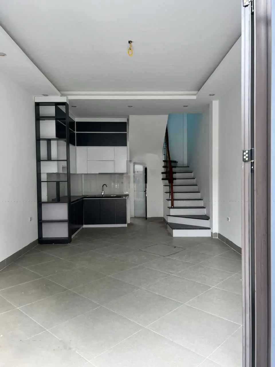 Bán nhanh nhà 5 tầng xây kiên cố Cầu Kênh Tân Lập giá chỉ 3, x tỷ