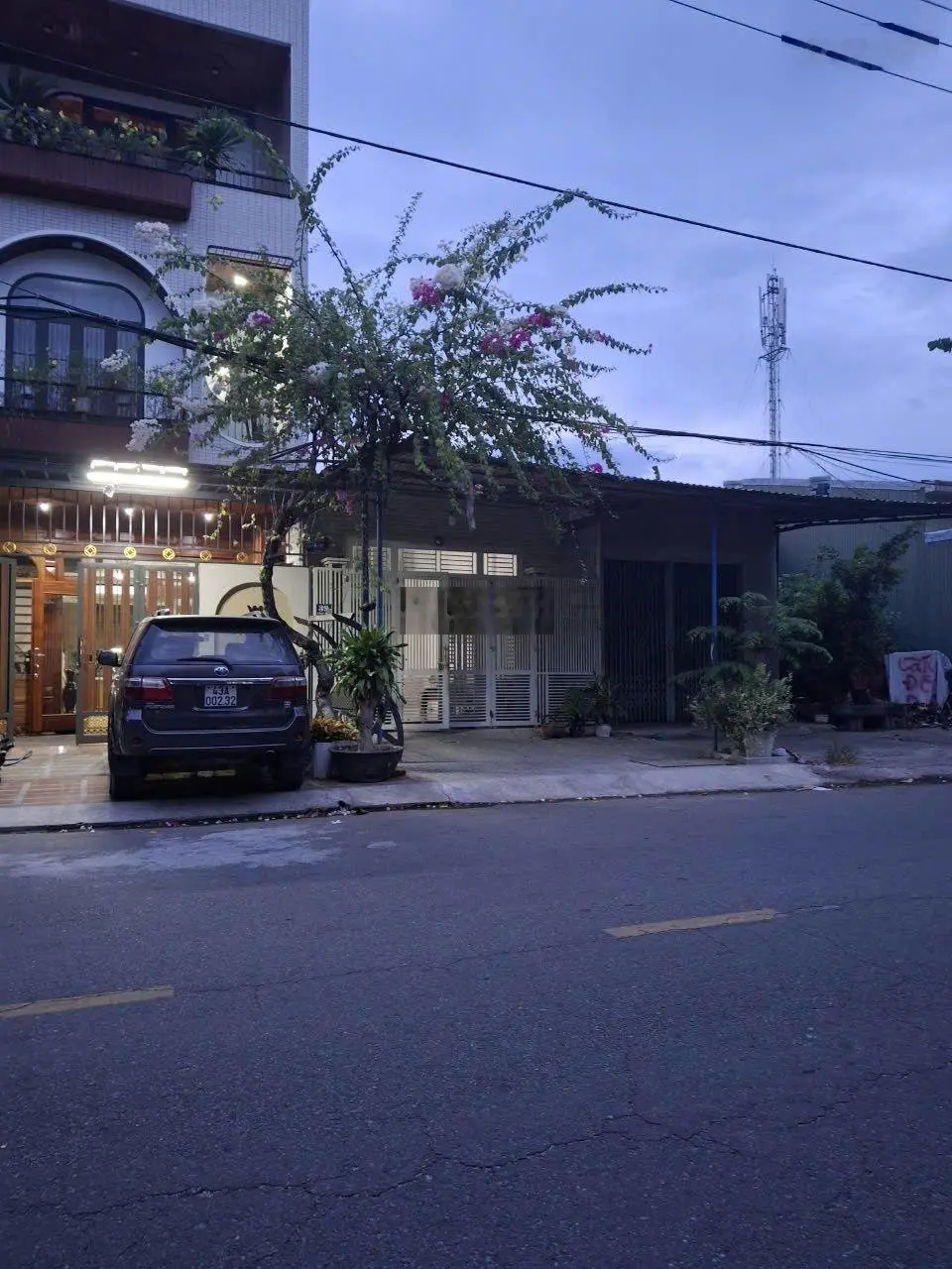 Bán nhà đường 10,5m gần bến xe mà giá quá rẻ