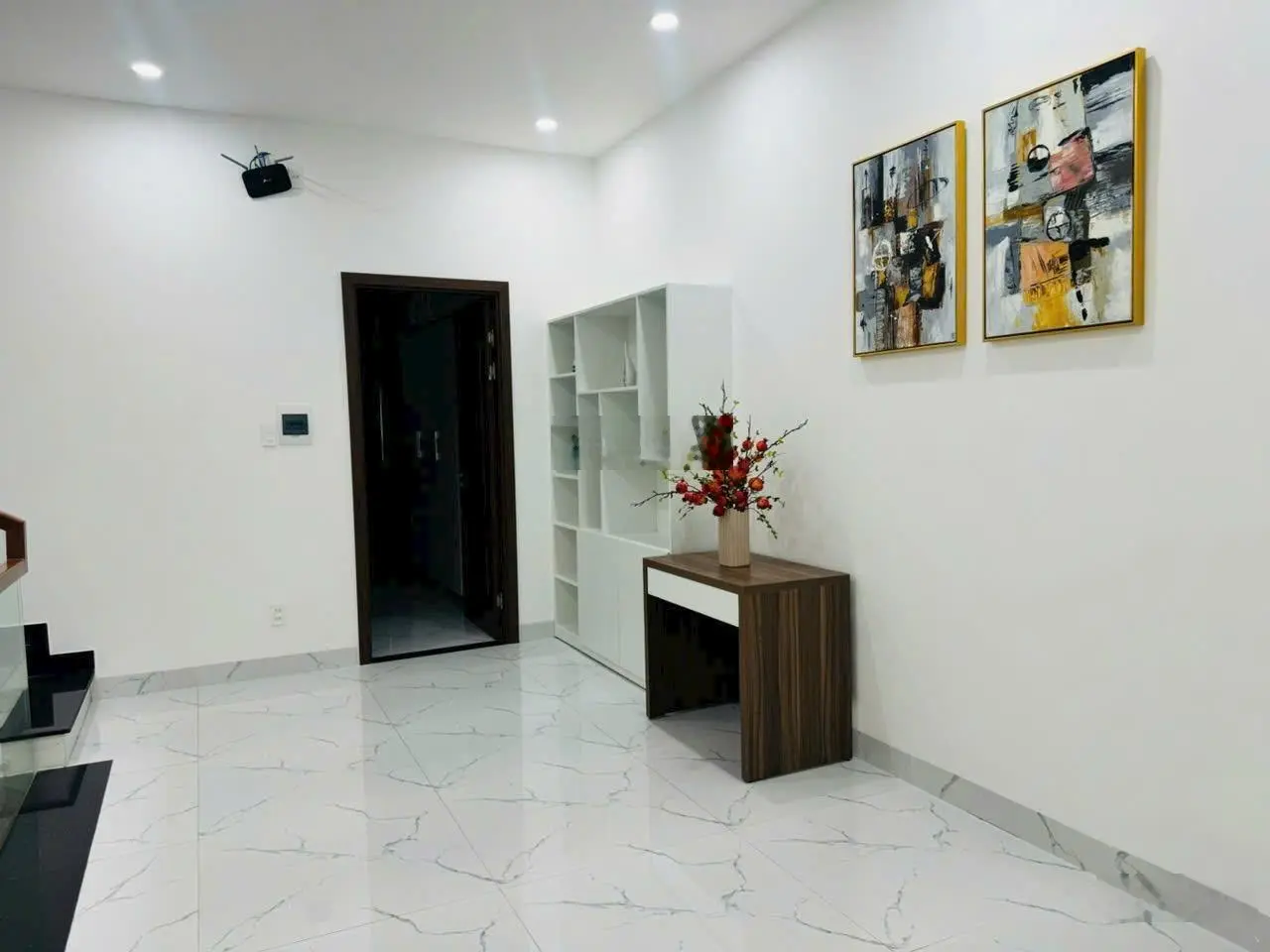 Nhà 3 tầng full nội thất MT Trần Kim Xuyến - Hòa Xuân