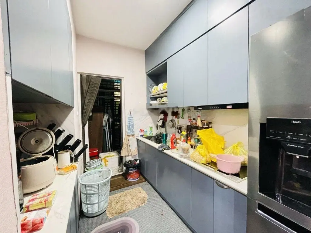 Bán căn hộ chung cư Việt Hưng siêu đẳng cấp - sân vườn, 03 thoáng - full nội thất, DT: 98m2