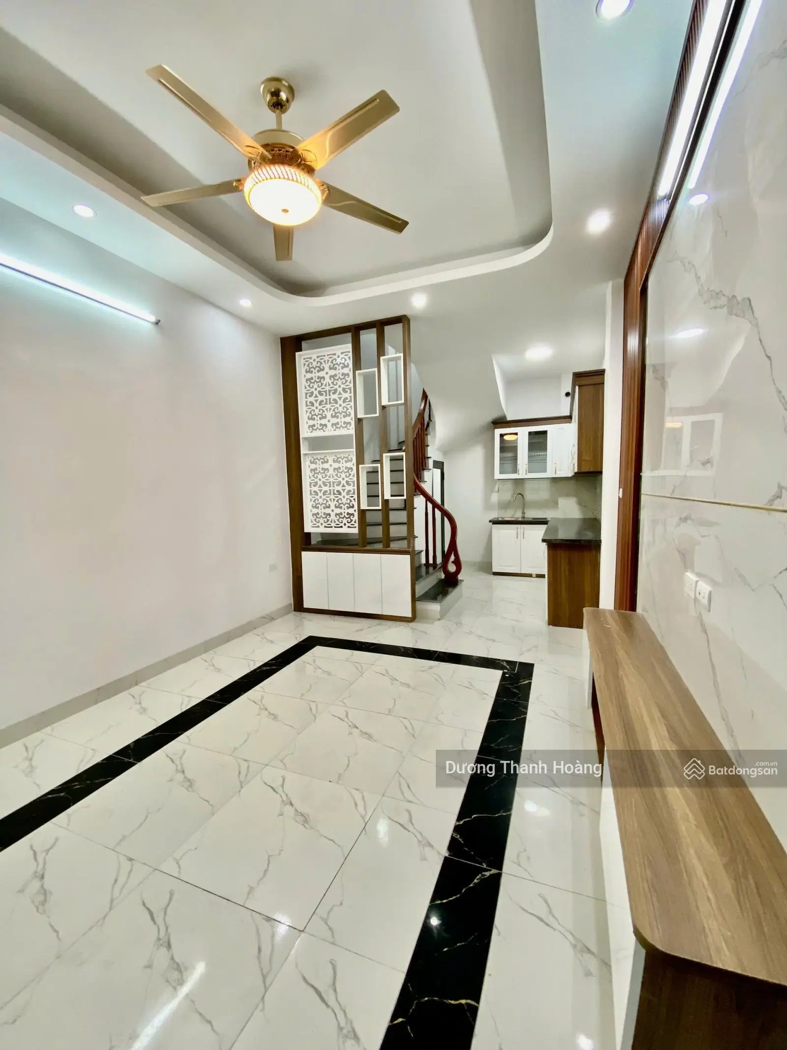 Cần bán nhà mới Thạch Bàn xây mới 30m2 x 5 tầng, giá chỉ hơn 4 tỷ chút
