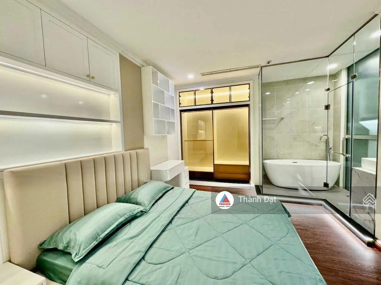 Cần bán căn hộ Vinhomes Central Park với 3pn, 100m2 full nội thất cao cấp