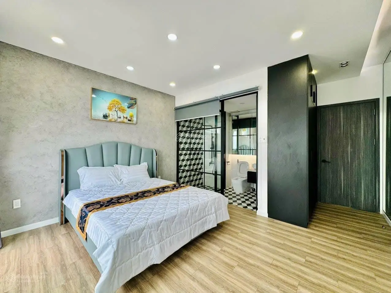 Kẹt tiền bán gấp nhà phía sau Vincom Cộng Hoà, Nguyễn Thái Bình, Tân Bình. Giá 3,45 tỷ. 0906 963 ***