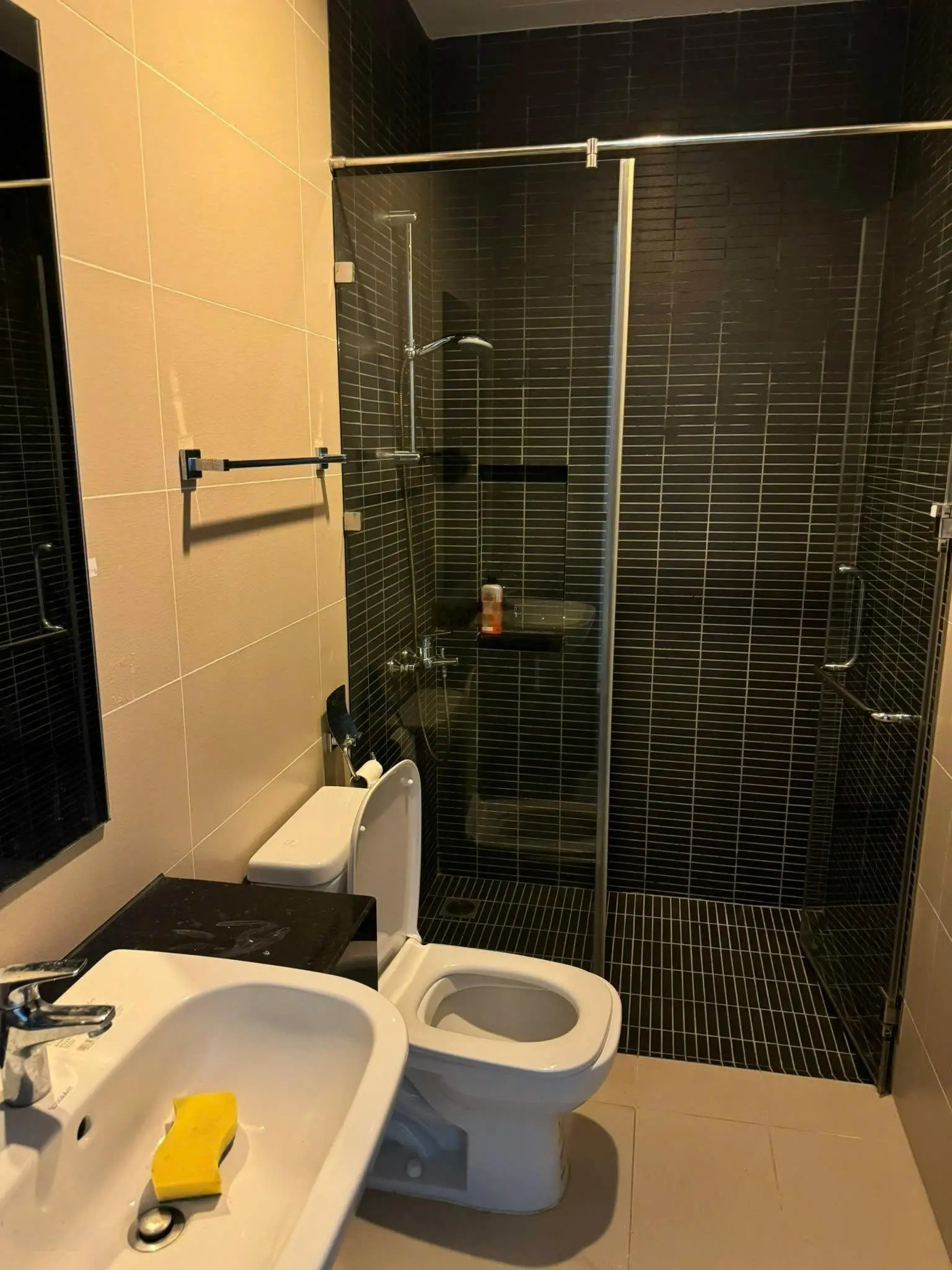 Cần bán gấp căn LK 120m2 sẵn sổ, có đồ tại ParkCity khu Compound siêu vip