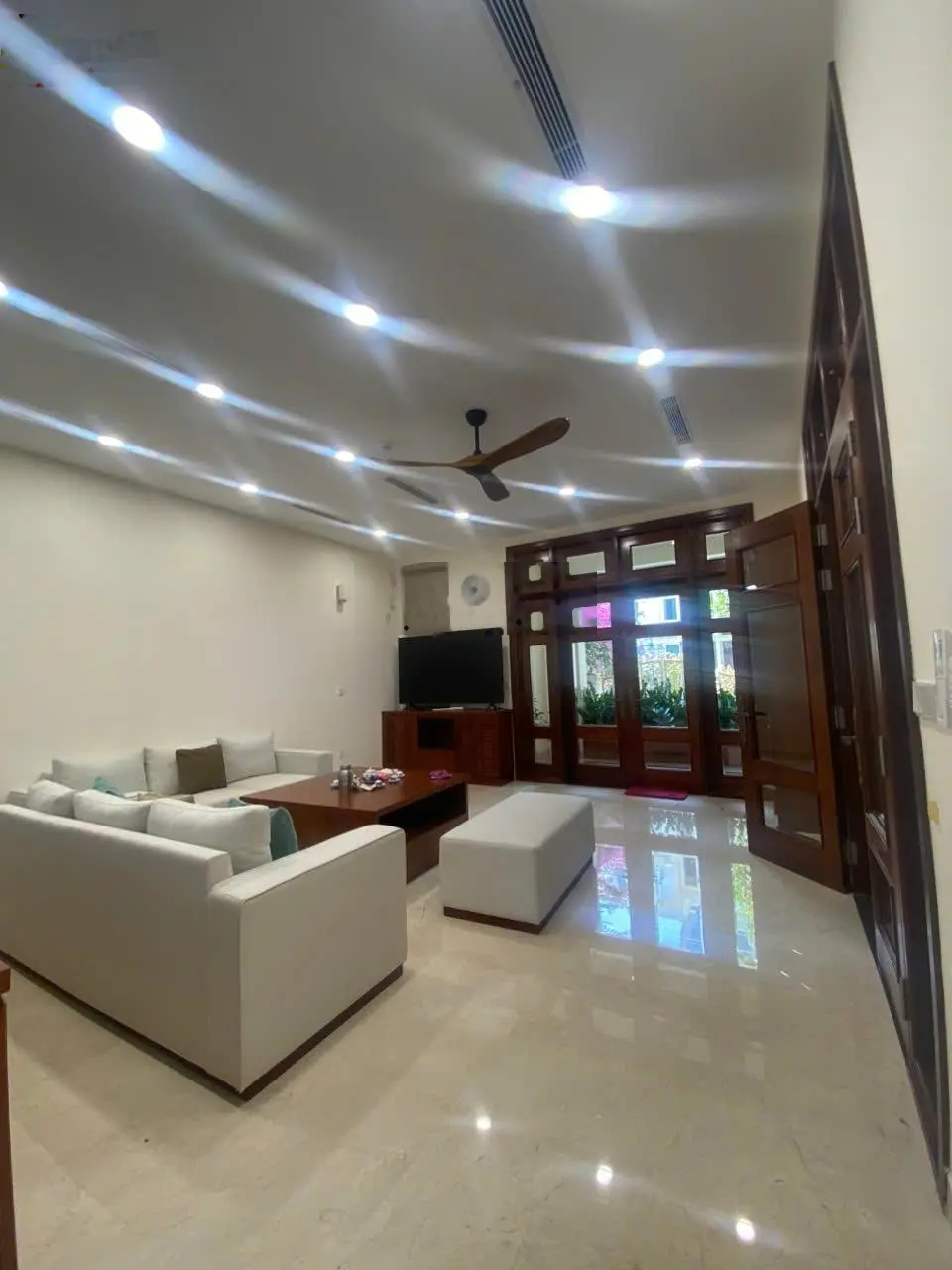 Siêu đẹp - duy nhất - bán biệt thự Ba Son Quận 1 - mới 100% hầm 4 tầng có thang máy