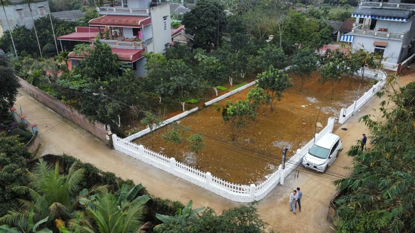 Bán gấp 450m2 3 mặt tiền siêu đẹp, 250m2 thổ cư giá chỉ có 12,x triệu/m2 sát DH09, LH 0977 234 ***