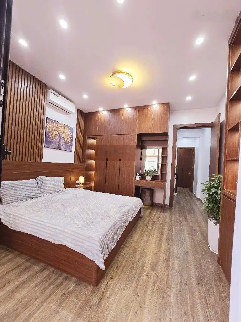 Bán nhà bùi xương trạch ngõ thông lô góc trước nhà rộng thoáng sổ nở hậu full nội thất ở ngay !!!