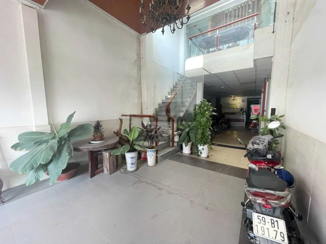 Bán khách sạn mặt tiền (12m2) ,dt :171m2- nguyễn duy trinh q9, doanh thu 80tr/tháng, giá tốt 17ti2