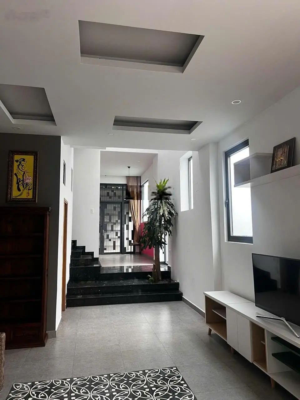 Nhà mặt tiền hẻm xe hơi đường Quốc Hương chỉ 18 tỷ, Thảo Điền Q2, dt 5,3x25m, trệt, 2 lầu, 4pn, 5wc