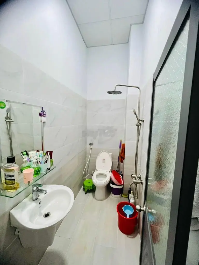 Cần bán căn nhà sổ riêng thổ cư gần hồ bơi phương nam, chợ giá cực rẻ