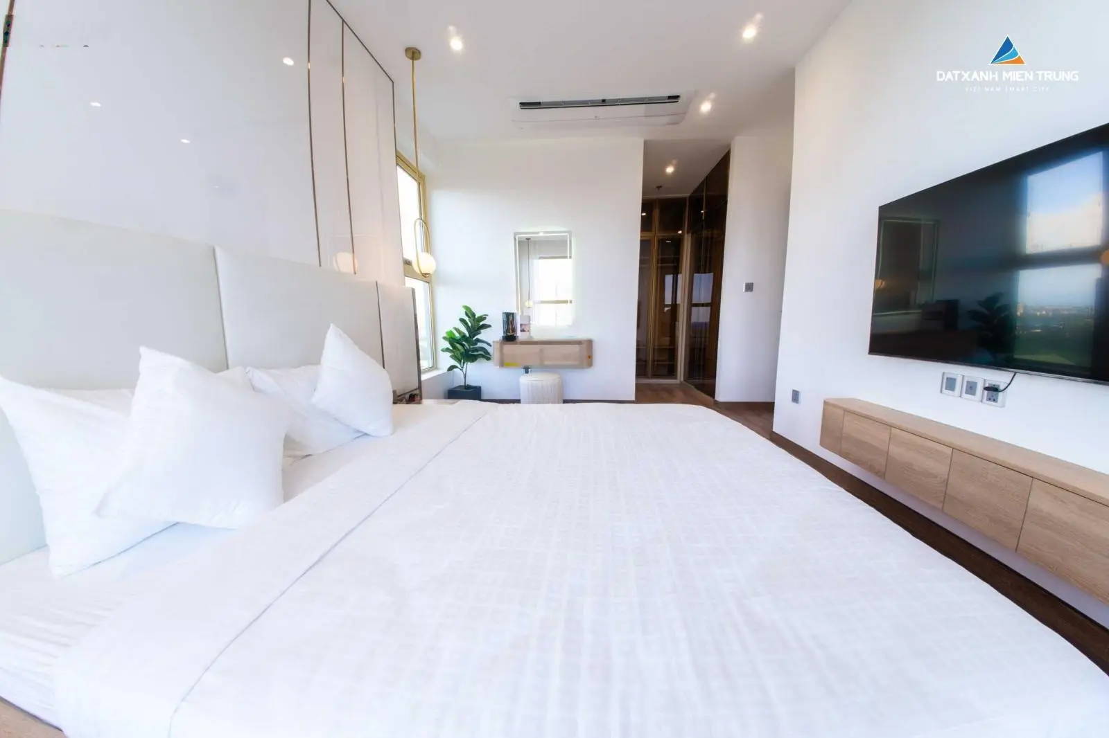 Bán căn hộ Landmark Tower Đà Nẵng, căn 2PN - DT 82.5m2 - tầng cao - View siêu đẹp