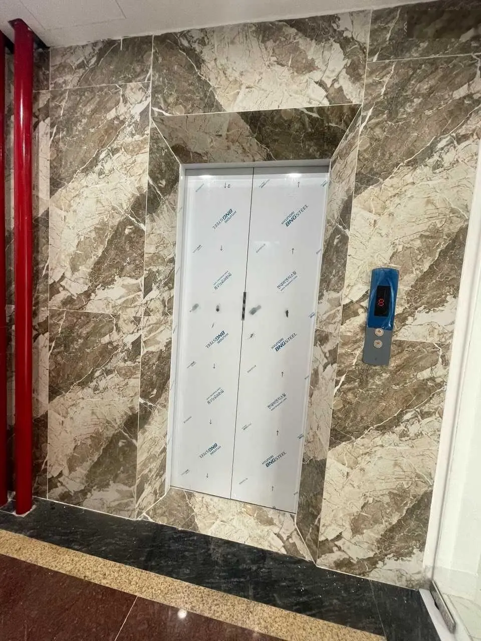Chính chủ cần bán toà nhà 9 tầng tại Hoàng Quốc Việt, diện tích 126m2, lô góc. Giá 51 tỷ