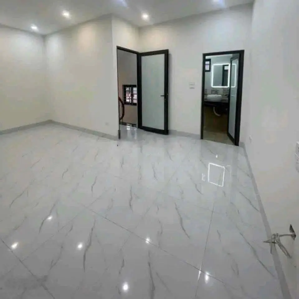 Nhà mặt ngõ thông 7 tỷ, DT sổ 34m2, 5 tầng, 3 phòng ngủ, Quan Nhân, Thanh Xuân