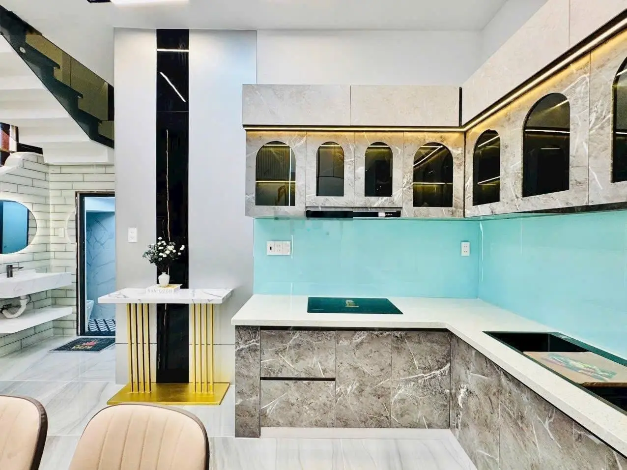 Bán nhà riêng tại Đất Thánh, 3,48 tỷ, 60m2, 4PN, 3WC, đẹp, nhiều tiện ích