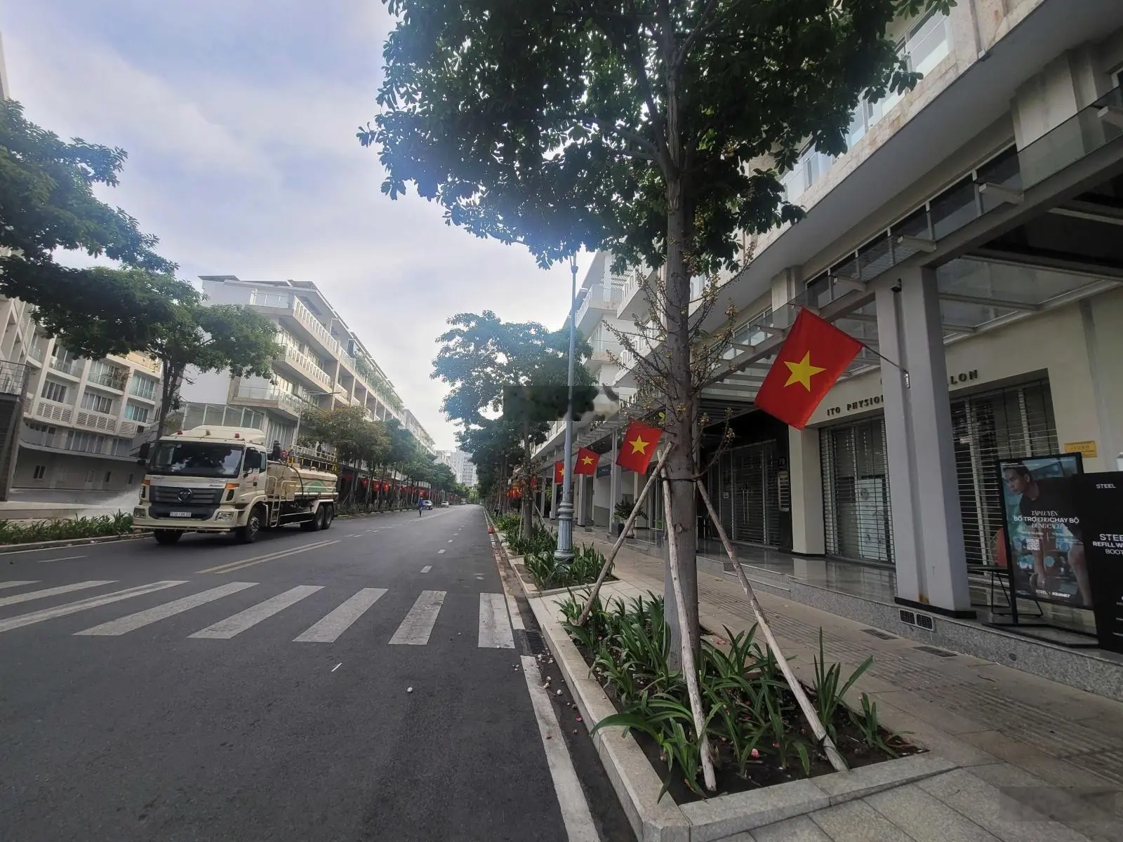 Bán Shophouse Nguyễn Cơ Thạch 2 mặt tiền, vị trí cực đẹp, đang cho công ty lớn thuê