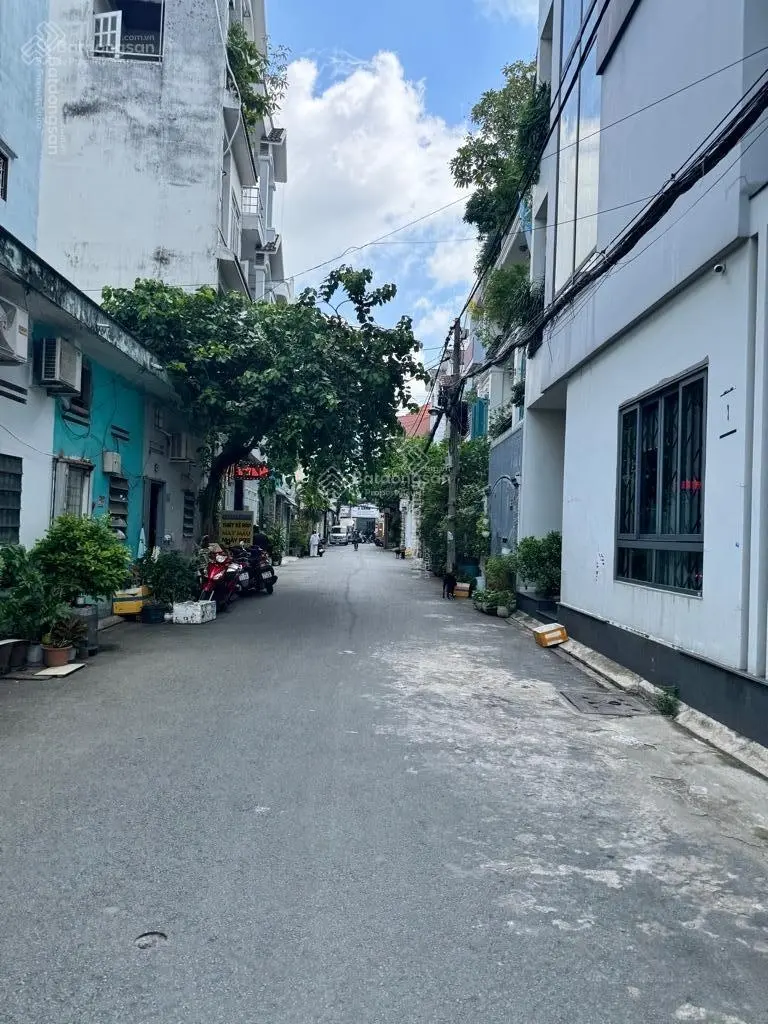 Bán nhà hẻm ô tô đỗ cửa, Lạc Long Quân, p11 Tân Bình, 42m2, xây 3 tầng BTCT, chỉ 3,5 tỷ
