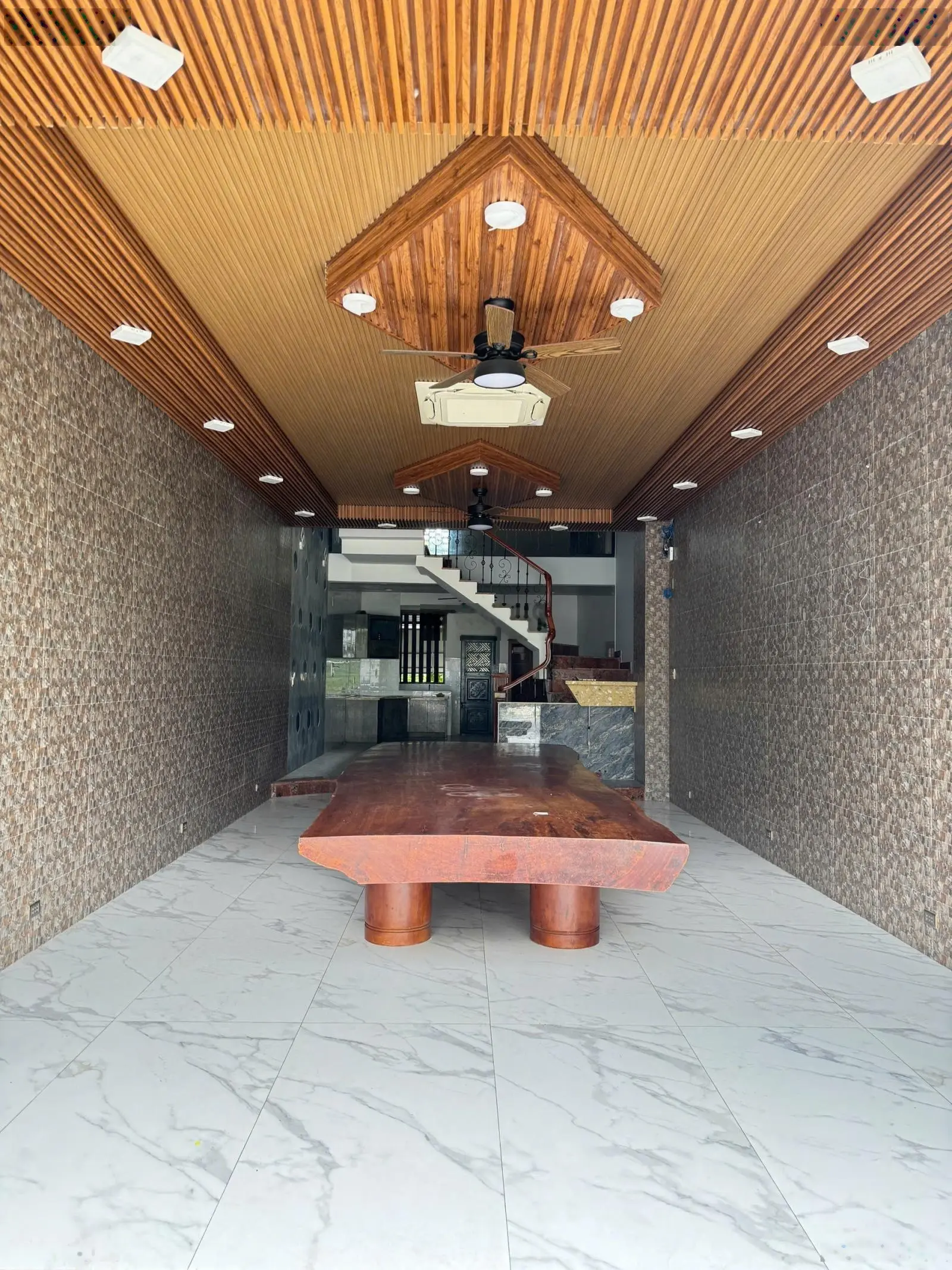 Chính chủ cần bán nhà 3 tầng đường Nguyễn Văn Thông - Hoà Xuân, Cẩm Lệ