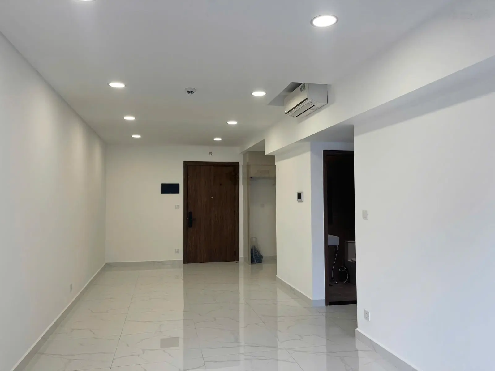 Bán căn 2PN 96m2 Diamond Brilliant, view hồ bơi clubhouse, giá 5.6 tỷ bao hết, NTCB, tầng đẹp