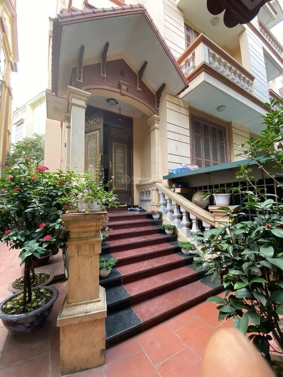 Hot duy nhất bán căn biệt thự - Mễ Trì Thượng cơ hội vàng cho nhà đầu tư - chỉ 260tr/m2 có vỉa hè