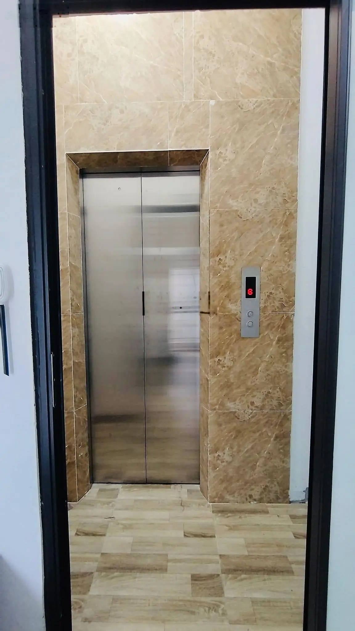 26 tỷ nhỉnh sở hữu luôn toà nhà mặt phố Chùa Láng 85m2*8T MT 5m gara vỉa hè, thang máy, kinh doanh