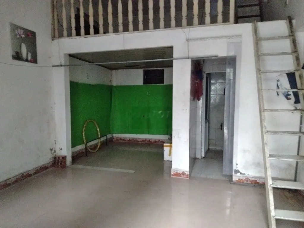 Cần bán gấp nhà phố Hoàng Tăng Bí 32m2, lô góc, 2T, ô tô, 1 nhà ra phố
