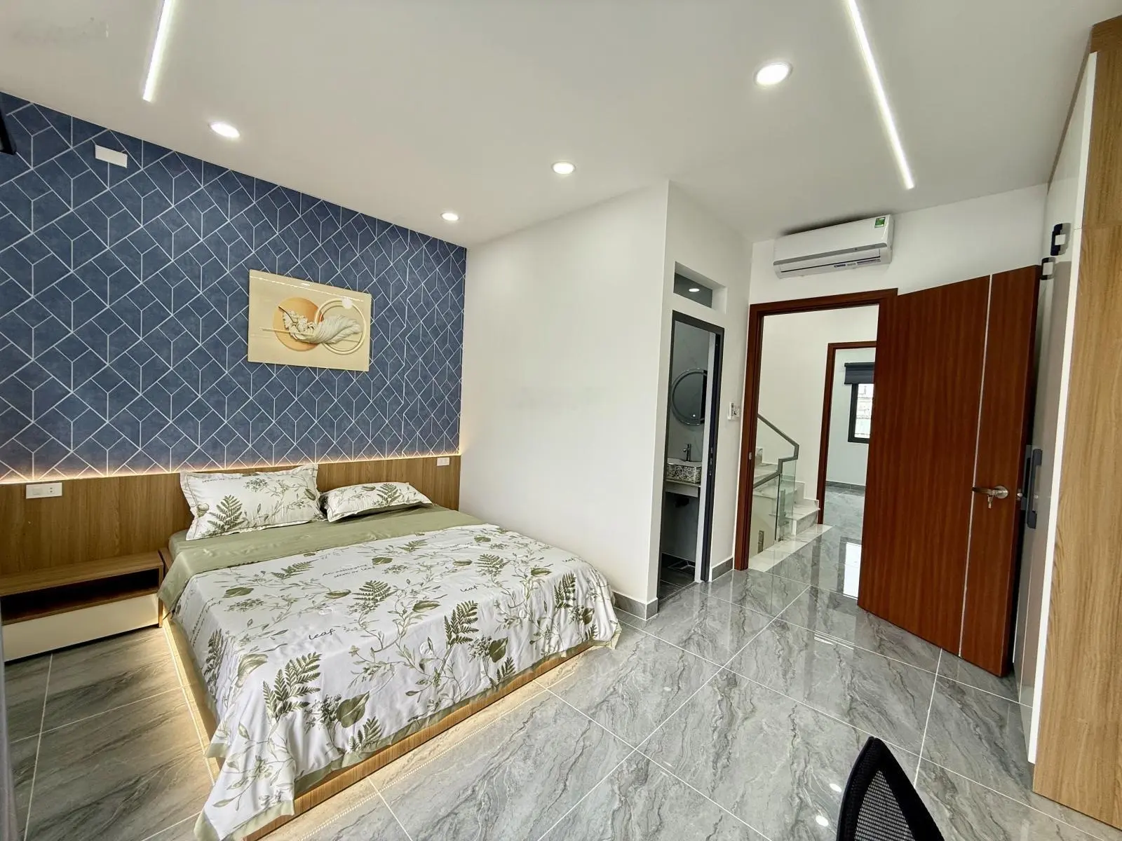 Nhà bên Chợ Hạt Điều, đường Dương Thị Mười, DT:4,5x13M, Lửng, 3Lầu, 4PN, Gara ô tô, Sân thượng, Q12