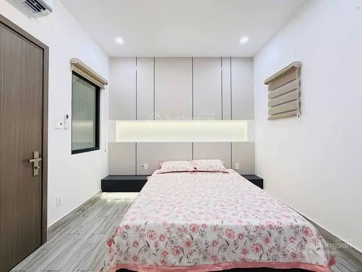 Siêu hiếm! Phố Vạn Phúc, nhà đẹp 2 thoáng, gần ô tô, DT 40m2 5tầng