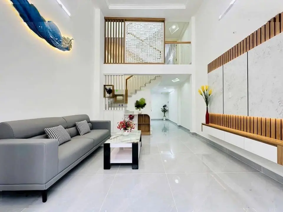Nhà ngộp bán lỗ 300tr đường Nguyễn Văn Mại 46m2 cách sân bay 2p, giá chốt