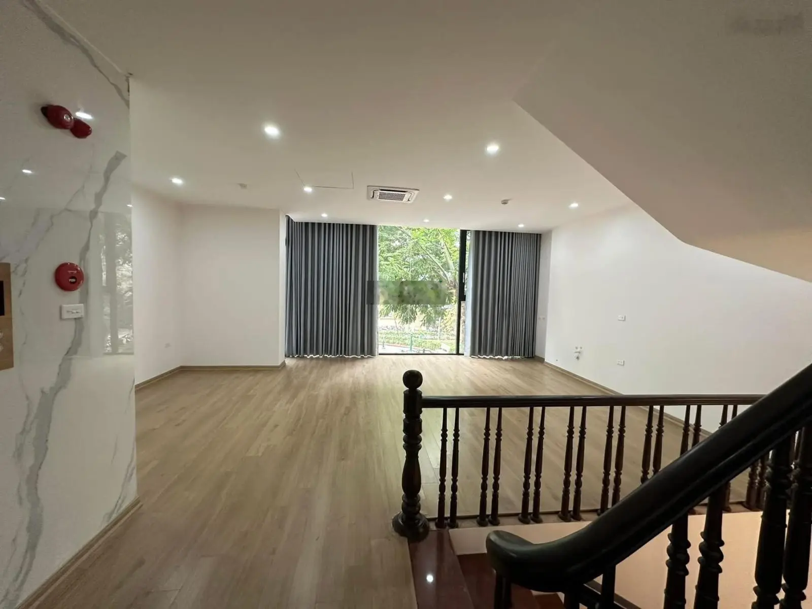128m2 - mặt tiền lớn 7m - 65 tỷ - nhà phân lô vip khu Cầu Giấy - vỉa hè bát ngát - kinh doanh đẹp