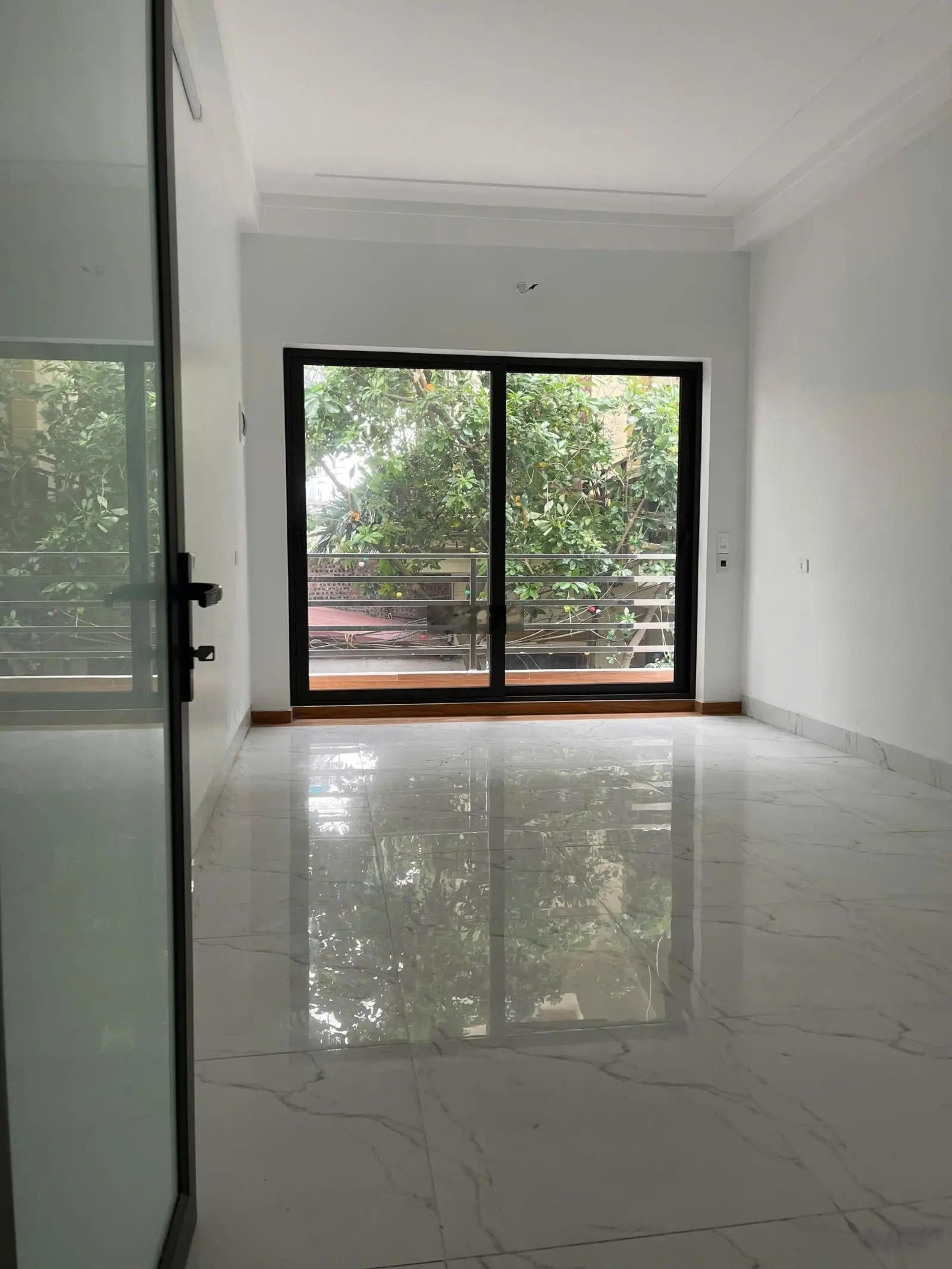 Bán nhà Thạch Bàn dân xây 50m2x 4 tầng. Ngõ ô tô đỗ cửa, 20m ra đường ô tô tránh, khu trung tâm