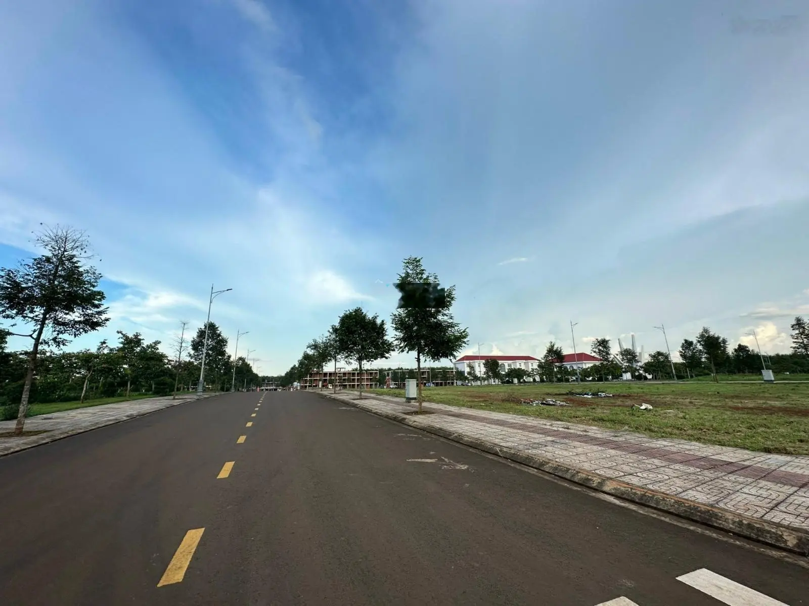 Bán 2 lô liền kề KĐT Ân Phú đường 13,5m view hoa viên trung tâm