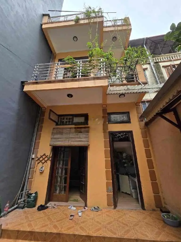 Bán Nhà Ngõ Gốc Đề phố Minh Khai quận Hai Bà Trưng. Sổ đỏ 100M giá rẻ