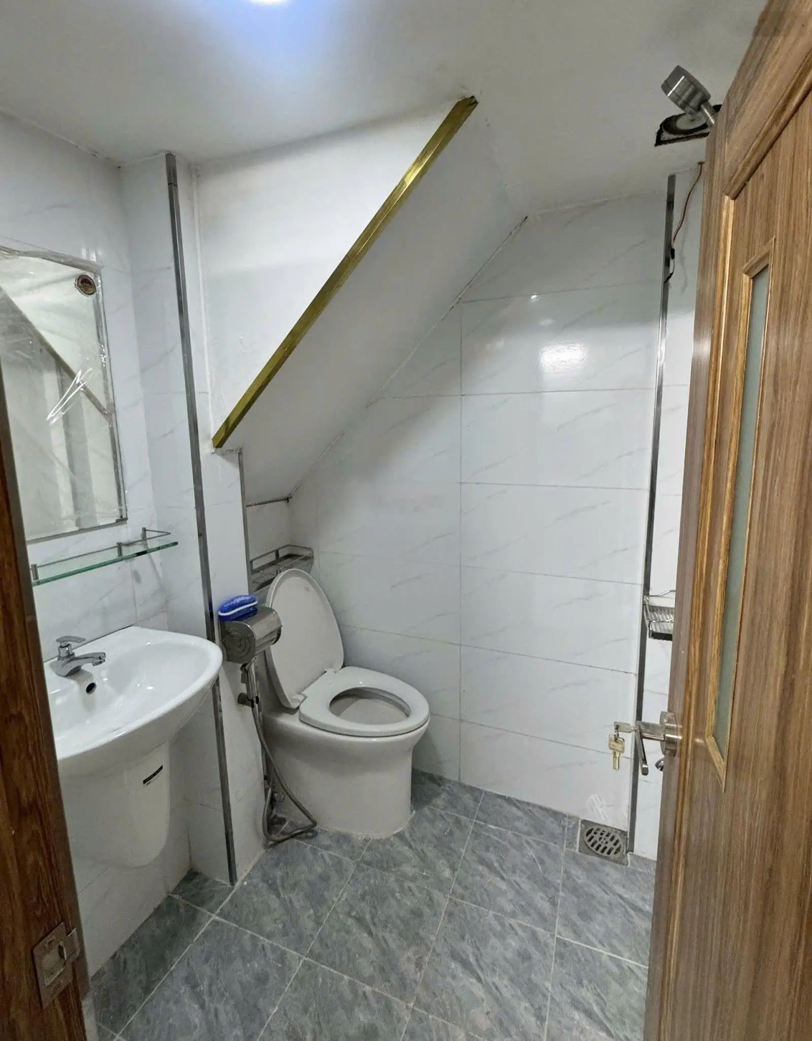 Nhà bán ngang khủng 5,7m - gần ngã 7 Q10 - 46m2 - hạ giá 8,3 tỷ