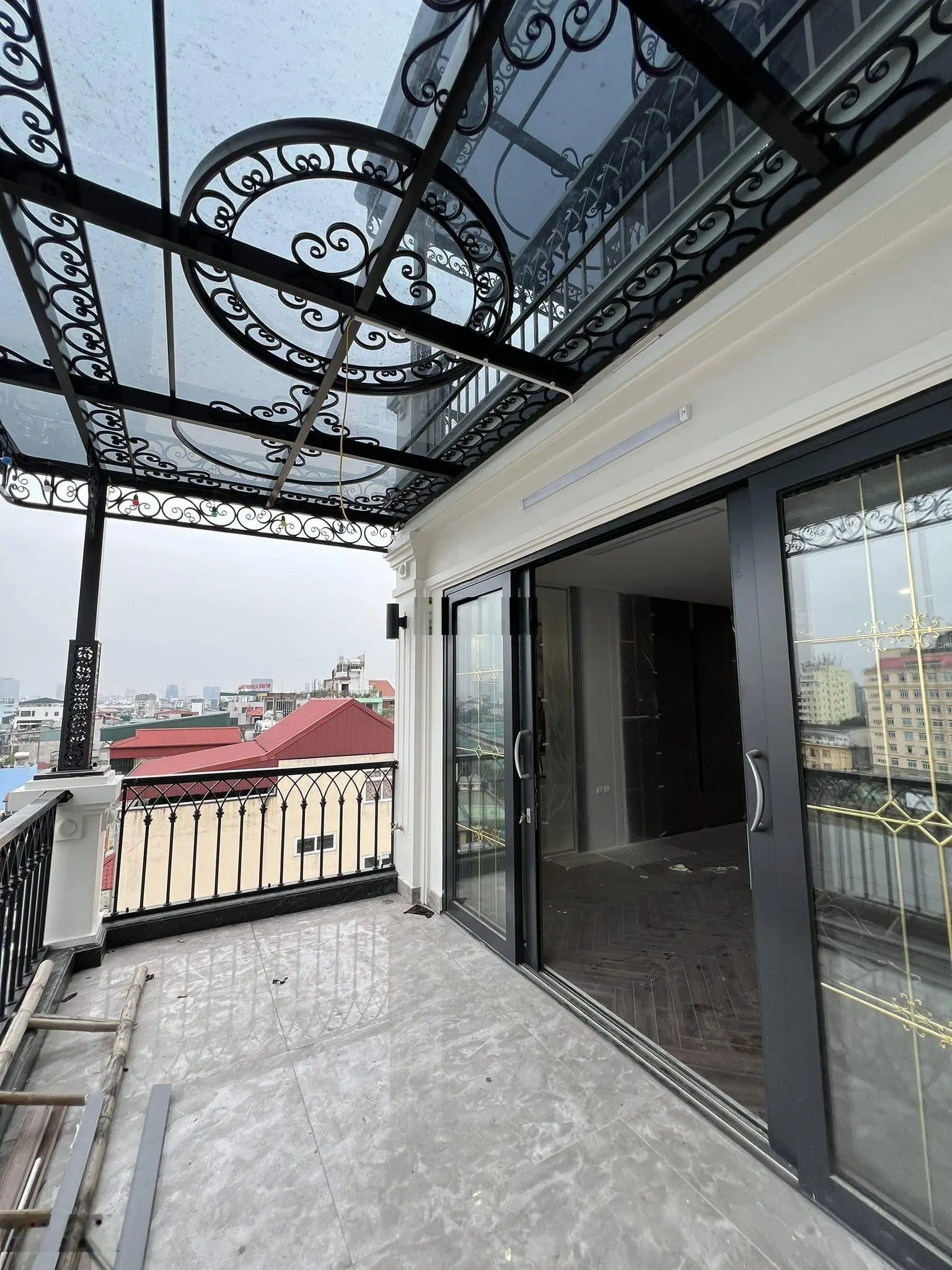 Bán toà nhà phố vip Trần Quý Cáp thông sàn 100m2 x9t, MT 5.5m, ở + kinh doanh, giá bán: 51.5 tỷ