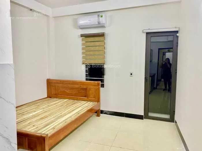 Bán căn hộ dịch vụ Cầu Giấy 73m2 8 tầng thang máy 37 phòng cho thuê 1,4 tỷ/năm giá 10,8 tỷ