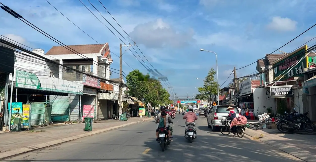 Bán gấp nhà mặt tiền đường D4 KDC Thuận Giao