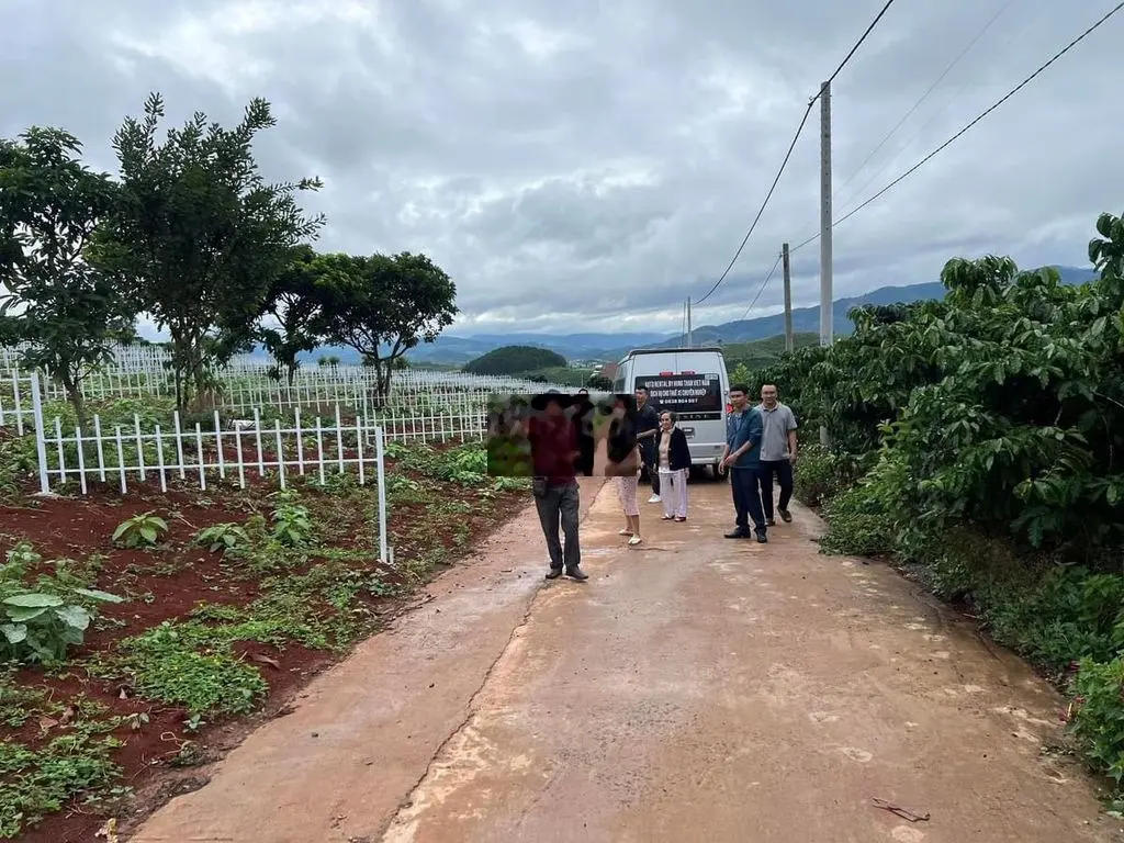 Bán đất cách Đà Lạt 16km giá 823tr/343m2 có thổ cư,100m ra đường nhựa