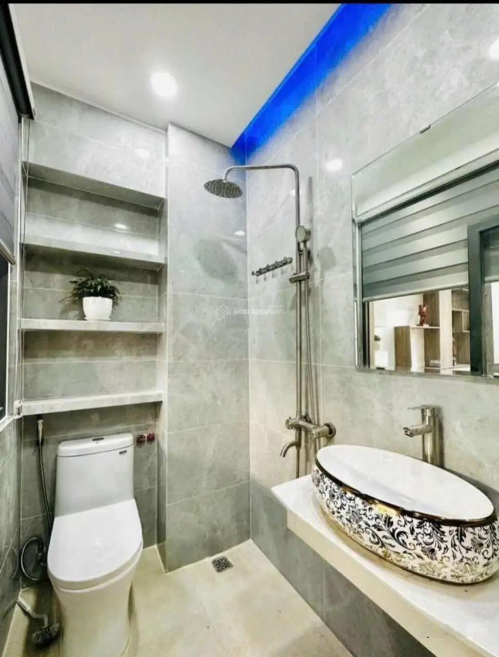 Sang tên nhà 2 tầng Quận Bình Thạnh (54,2m2, SHR). Hẻm ôtô lớn, đường thoáng chống ngập