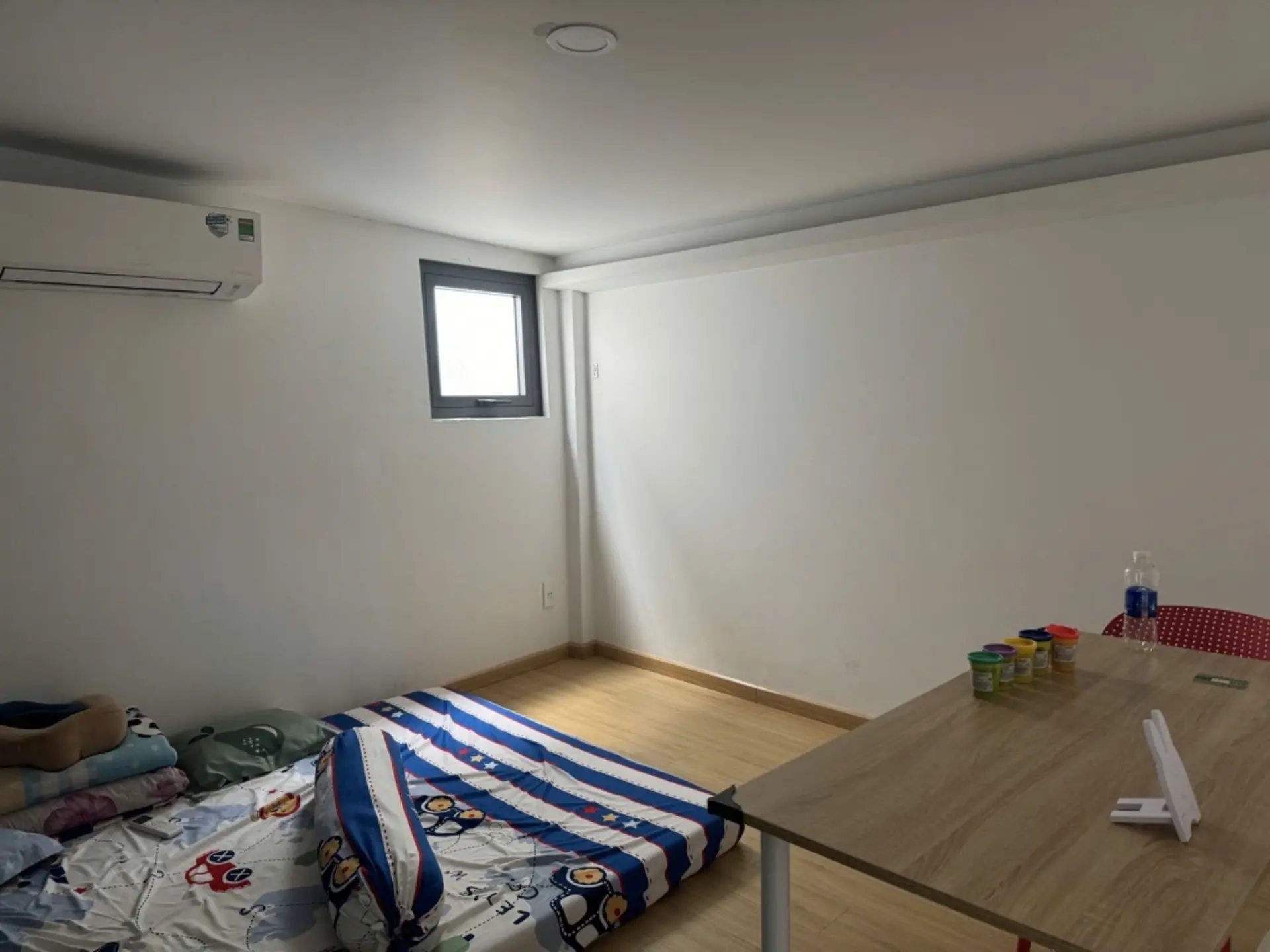 Nhà bán mới sửa sang đẹp đầy đủ công năng cho GĐ ở 3PN, vị trí sát bên Bình Thạnh